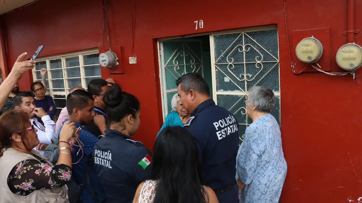 Desalojo de una vivienda en la calle carlos miguel palacios8052